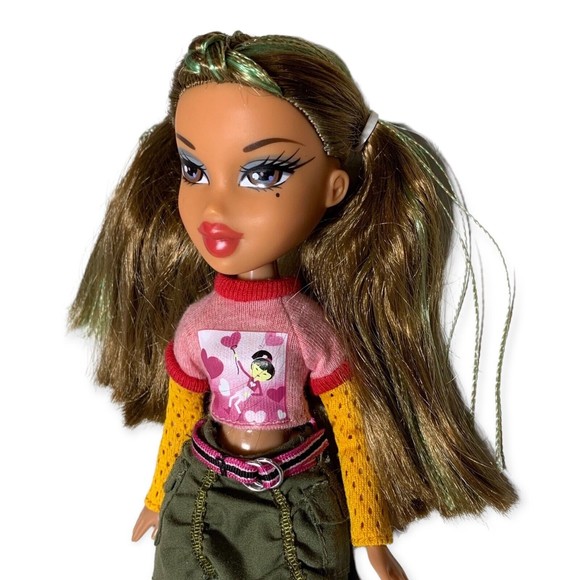 Bratz Doll Yasmin Tokyo A Go-Go Original Outfit - 2004 MGA Entertainment CLEAN - Picture 4 of 7